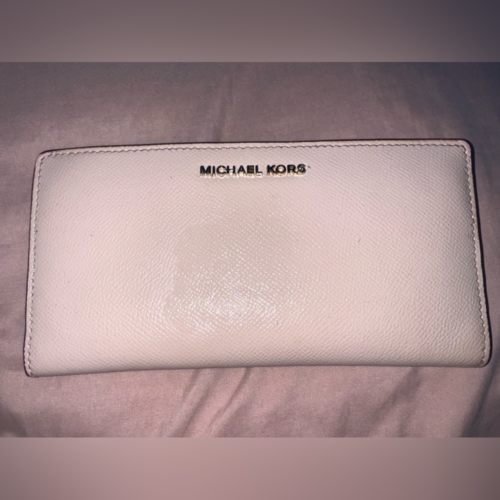 Micheal kors wallet with card holder